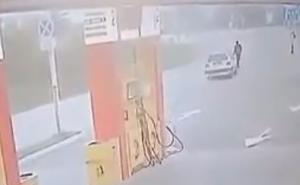 Snimak s nadzorne kamere zabilježio pijanog vozača kako udara pješakinju