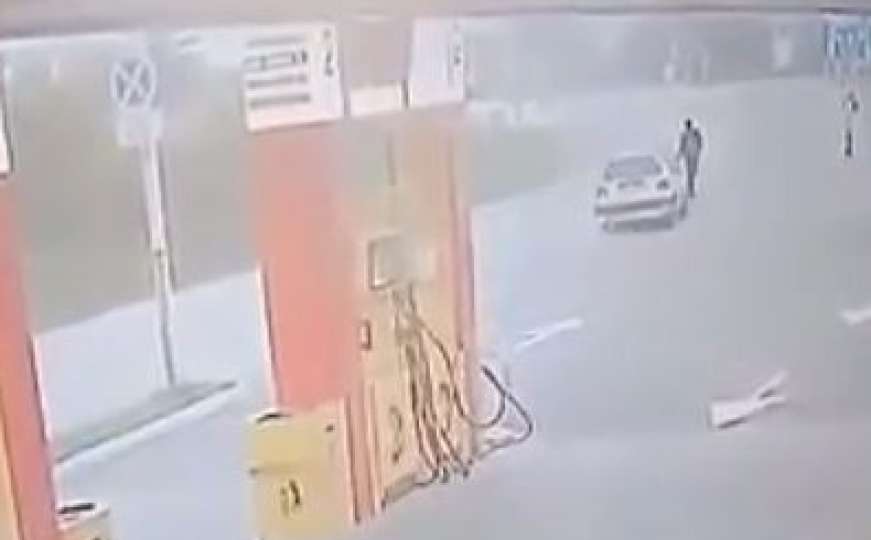 Snimak s nadzorne kamere zabilježio pijanog vozača kako udara pješakinju