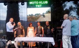 Motorno ulje umjesto bidermajera: Par iz Slovenije se vjenčao na motorijadi