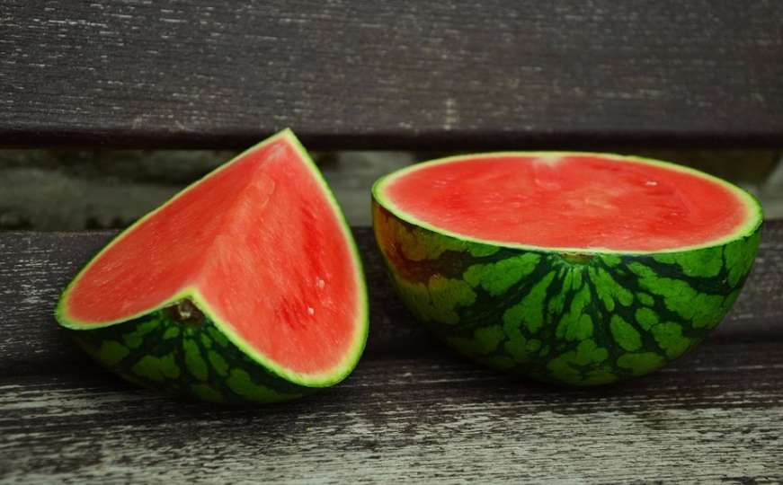 Iskusni poljoprivrednik otkrio kako odabrati najslađu i najukusniju lubenicu