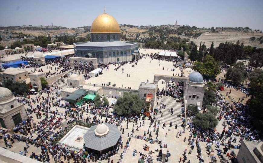 Izrael zabranio muslimanima ulazak u džamiju Al Aksa