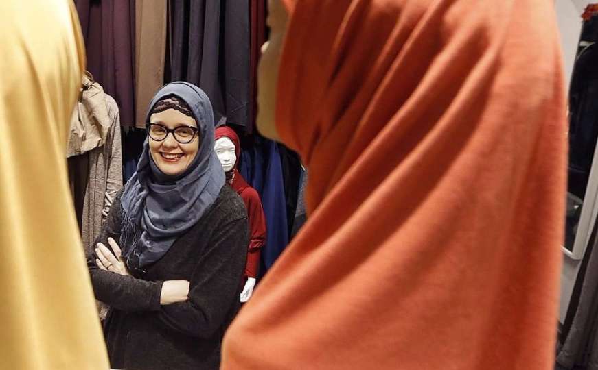 Ometa komunikaciju u školama: Vlada predložila zabranu hidžaba i burke