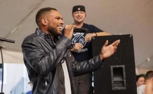  Amerikanac Ron Holsey na srpskom jeziku snimio svoj prvi singl 