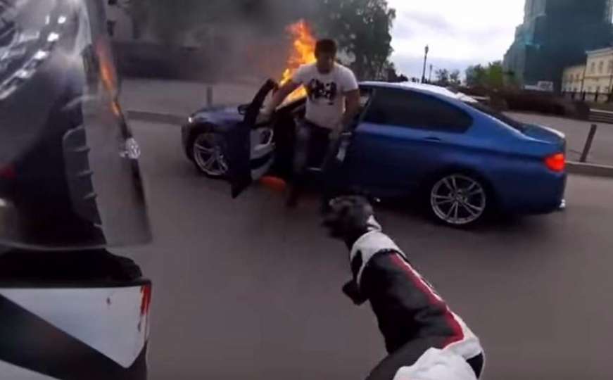 Vozač nepovrijeđen: BMW se zapalio u vožnji