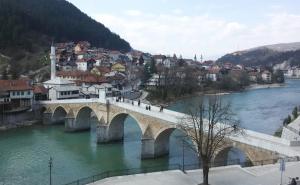 Konjička čaršija i Stari kameni most plijene pažnju turista