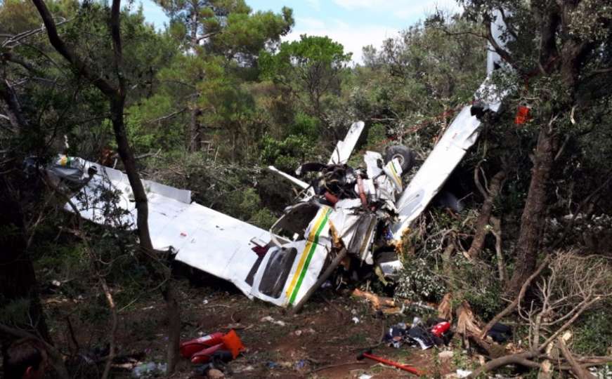 Tri osobe povrijeđene u padu aviona kod Malog Lošinja