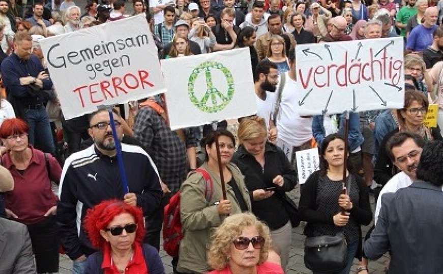 Šetnja za mir u Kelnu: Muslimani osudili terorizam i nasilje