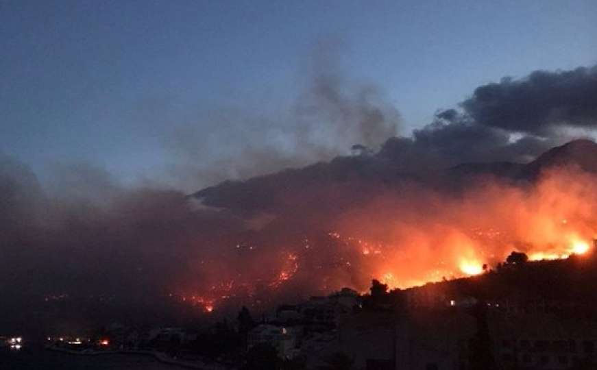 Veliki požar kod Makarske se širi prema Parku prirode Biokovo 