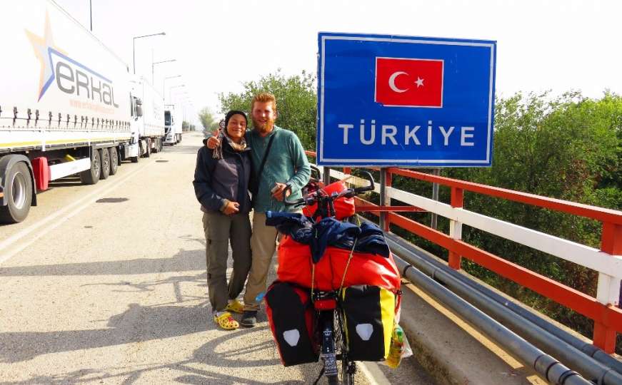 Dževad i Luna u Tursku stigli na biciklima, do Nepala će pješačiti