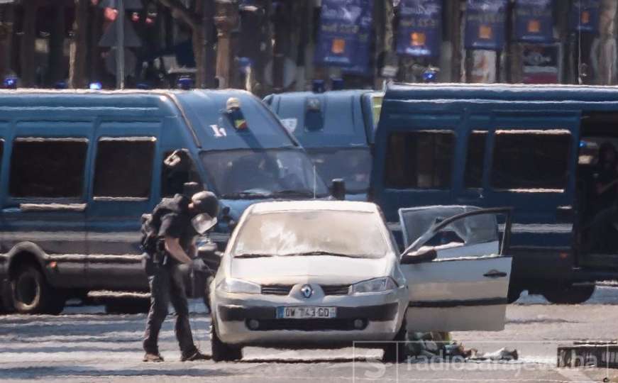 Napadač iz Pariza evidentiran kao ekstremista