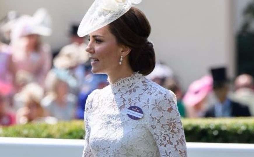 Pokazala više nego inače: Kate Middleton u čipkastoj haljini