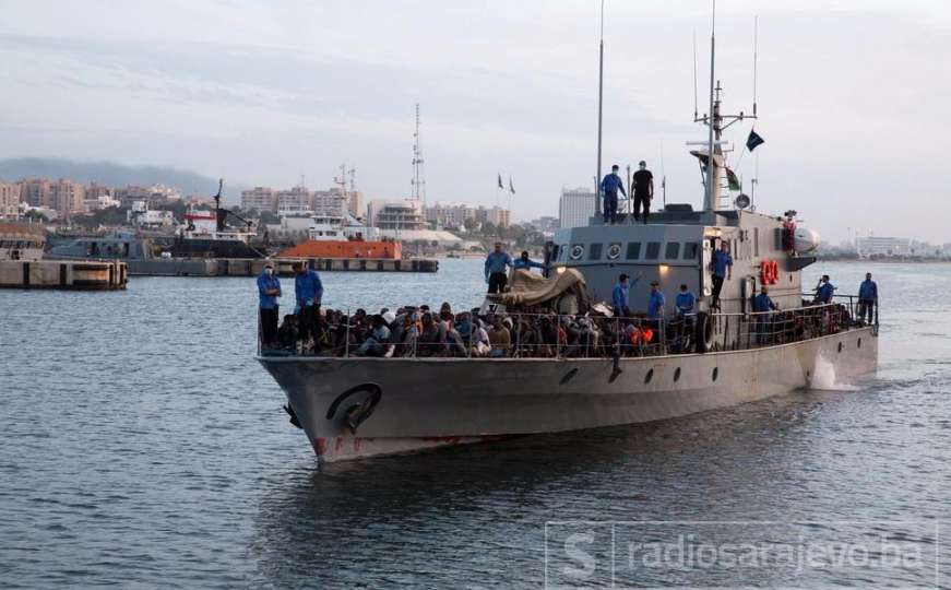 Irski ratni brod spasio 712 osoba u blizini obale Libije