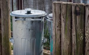 Roditelji prijevremeno rođenu bebu ostavili u kontejneru