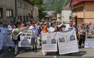 Obilježavanje 25. godišnjice "žive lomače": O kostima spaljenih grad šuti