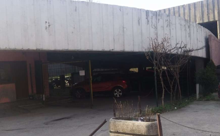 Požar u sarajevskoj javnoj garaži