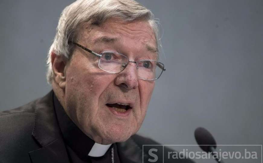 Papin savjetnik optužen za seksualno zlostavljanje djece