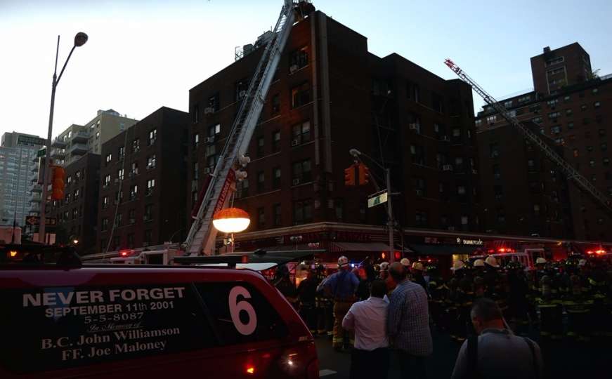 New York: U požaru u zgradi povrijeđeno 16 vatrogasaca