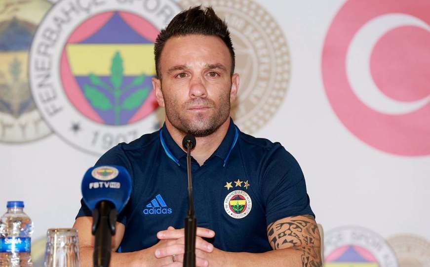 Mathieu Valbuena zvanično predstavljen kao novi igrač Fenerbahcea