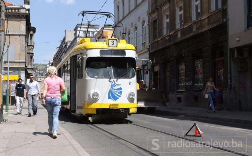 Saobraćajna nesreća u centru Sarajeva: Obustavljen tramvajski saobraćaj