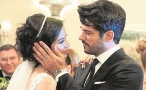 Brojni zaštitari na vjenčanju čuvali Bali-bega od uplakanih obožavateljica