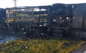 Stravična nesreća: U sudaru autobusa i kamiona 13 poginulih