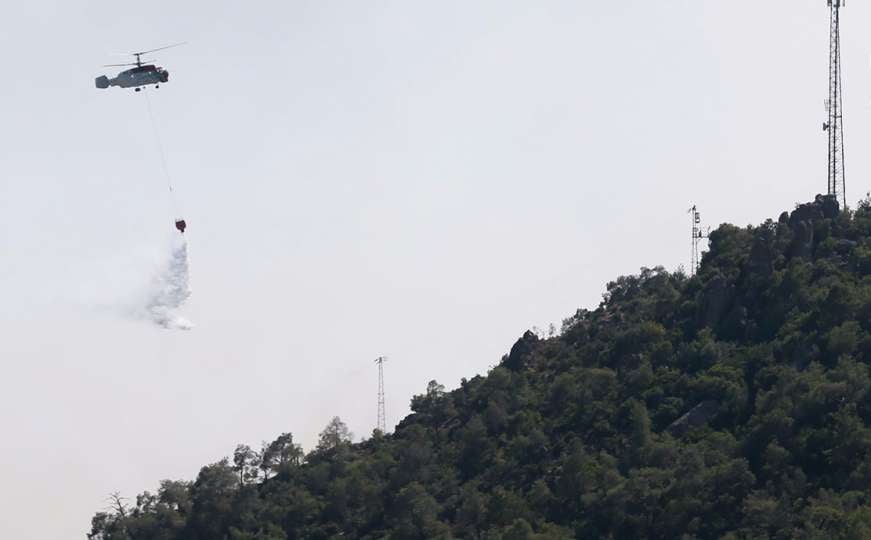 Vatrogasni helikopter pao u jezero: Posada preživjela nesreću