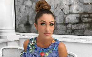 Trbušnjaci i bujno poprsje: Hana Hadžiavdagić u minijaturnom bikiniju