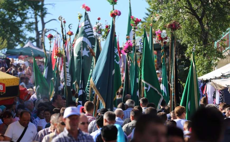 Hiljade vjernika na centralnoj manifestaciji 507. dani Ajvatovice