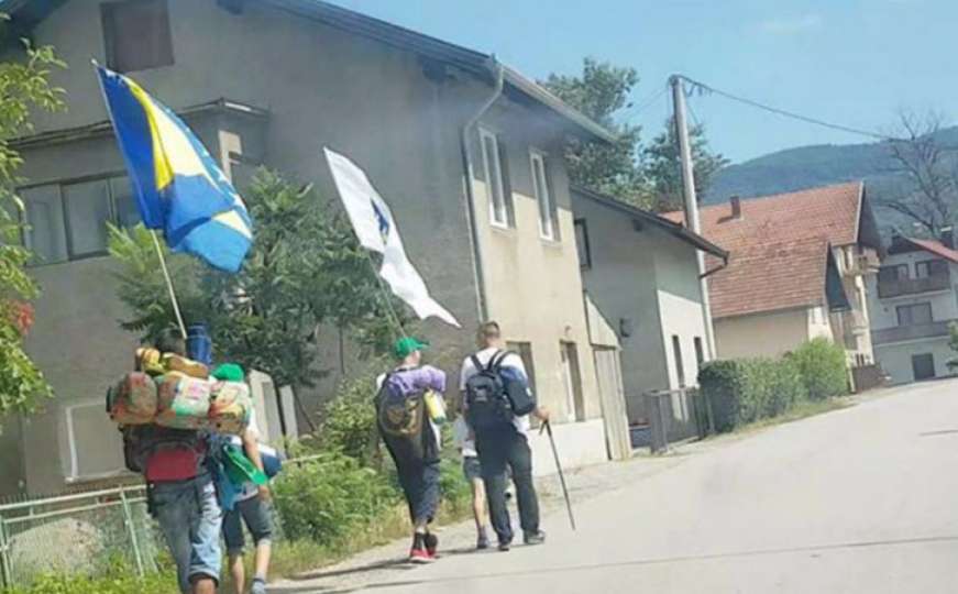 Dobojska policija provjerava fotografiju sa zastavama Armije BiH u Doboju