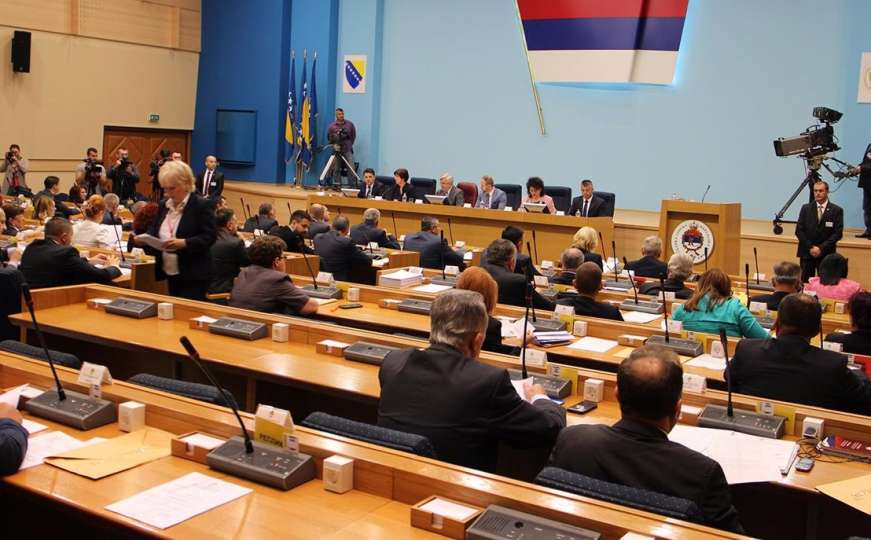 Zastupnici parlamenta RS-a danas o izmjenama Zakona o notarima