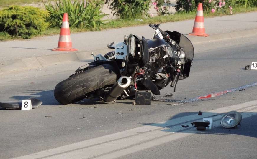 Teško povrijeđen 15-godišnjak kod Kladnja: Vozeći motocikl sudario se s kamionom