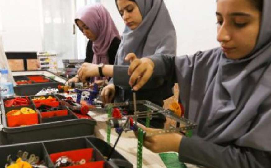 SAD odbio dati vizu djevojčicama iz Afganistana za takmičenje u izradi robota