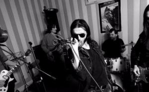 Dan otpočinju "Majke" s pjesmom "Odvedi me"