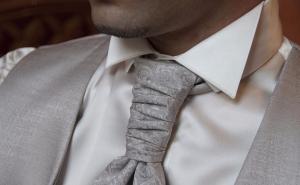 Novi trendovi: I mladoženje se šminkaju na dan vjenčanja