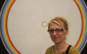 Umjetnički rad Nine Komel pred publikom u Zvonu