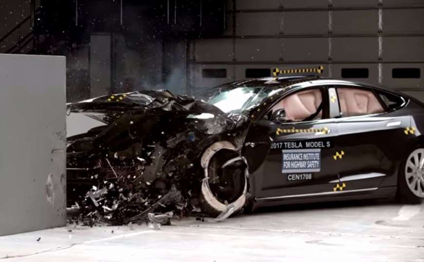 Novi problemi za Tesla Motors: Model S opet zakazao na crash testu