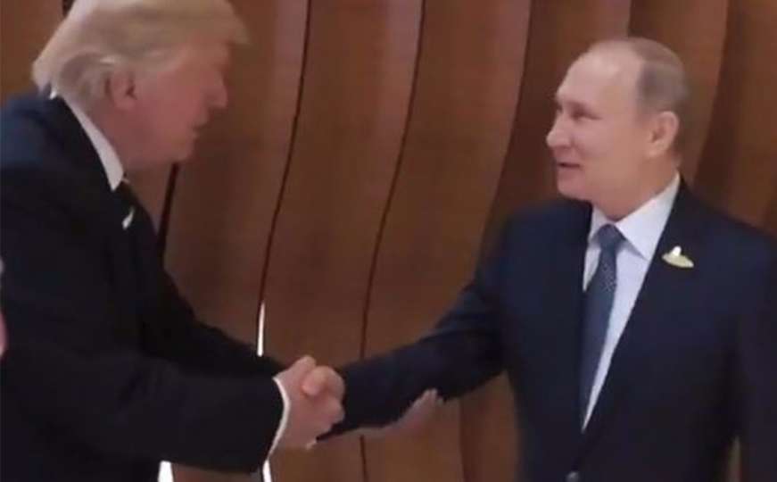 Prvo rukovanje Donalda Trumpa i Vladimira Putina