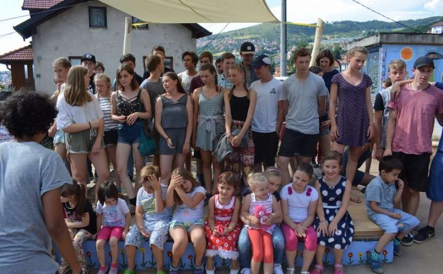 Mladi iz Njemačke umjesto odlaska na ekskurziju poklonili park djeci Sarajeva