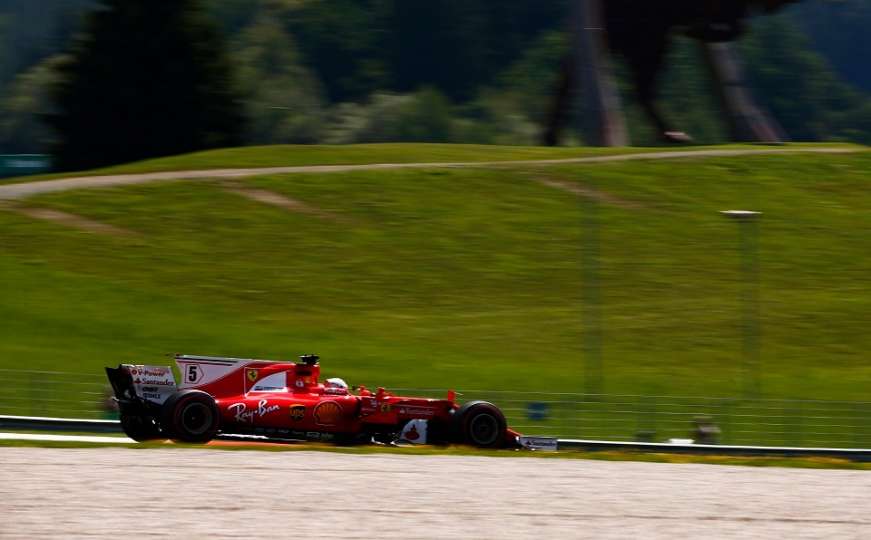 Spielberg: Bottas za 0,042 sekunde brži od Vettela, Hamilton startuje osmi