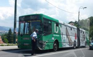 Vozač Centrotransa razbio šoferšajbu na GRAS-ovom autobusu