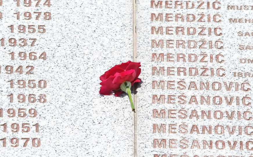 Majko, majko, još te sanjam, sestro, brate... Srebrenički inferno