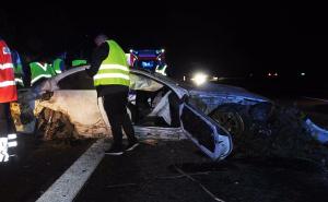 U teškoj saobraćajnoj nesreći kod Kaknja, jedna osoba smrtno stradala