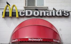 Moskva: McDonald's mora platiti ženi odštetu zbog dva izgubljena zuba