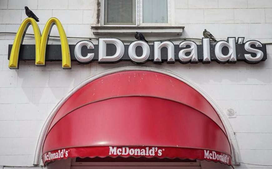 Moskva: McDonald's mora platiti ženi odštetu zbog dva izgubljena zuba