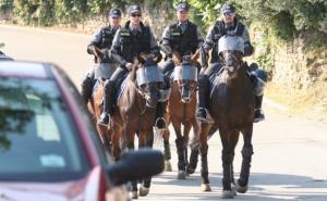 Policajci na konjima patroliraju njivama zbog krađe uroda