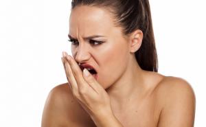 Napitak koji spriječava loš zadah i neugodan miris znoja