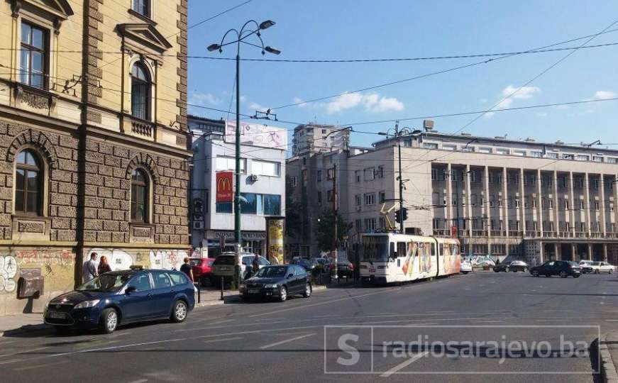 Tramvajski saobraćaj obustavljen zbog saobraćajne nesreće na Skenderiji