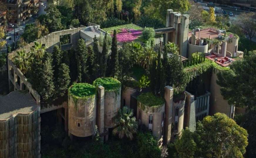 Arhitekta iz Španije tvornicu pretvorio u dvorac iz bajke