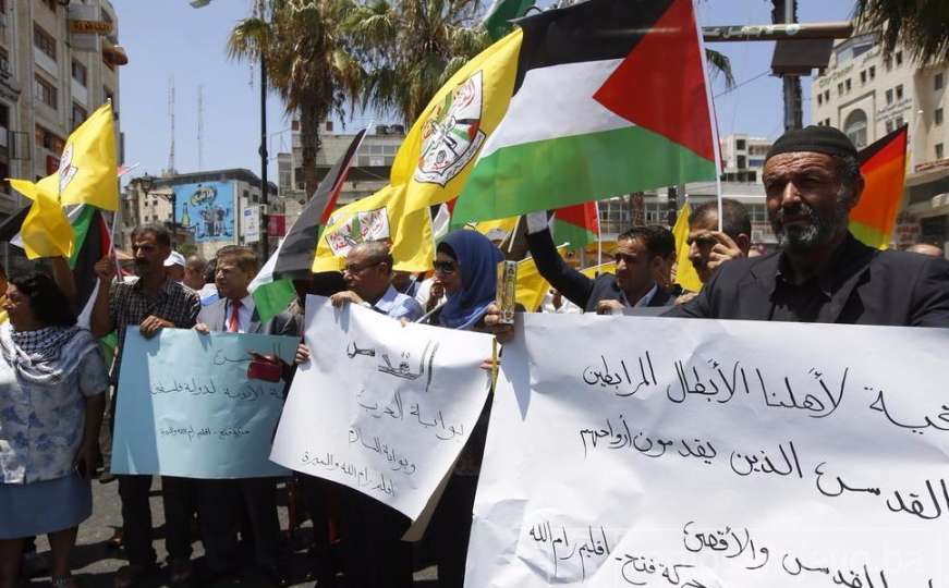 Muslimani i kršćani zajedno protestovali protiv izraelskih napada u Al-Aksi
