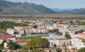 Pijani muškarac ranio nožem 30-godišnjaka, a onda povrijedio policajca